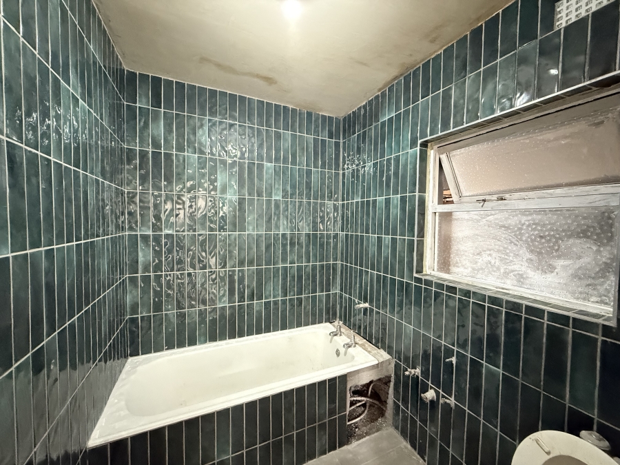 To Let 1 Bedroom Property for Rent in Sea Point Western Cape